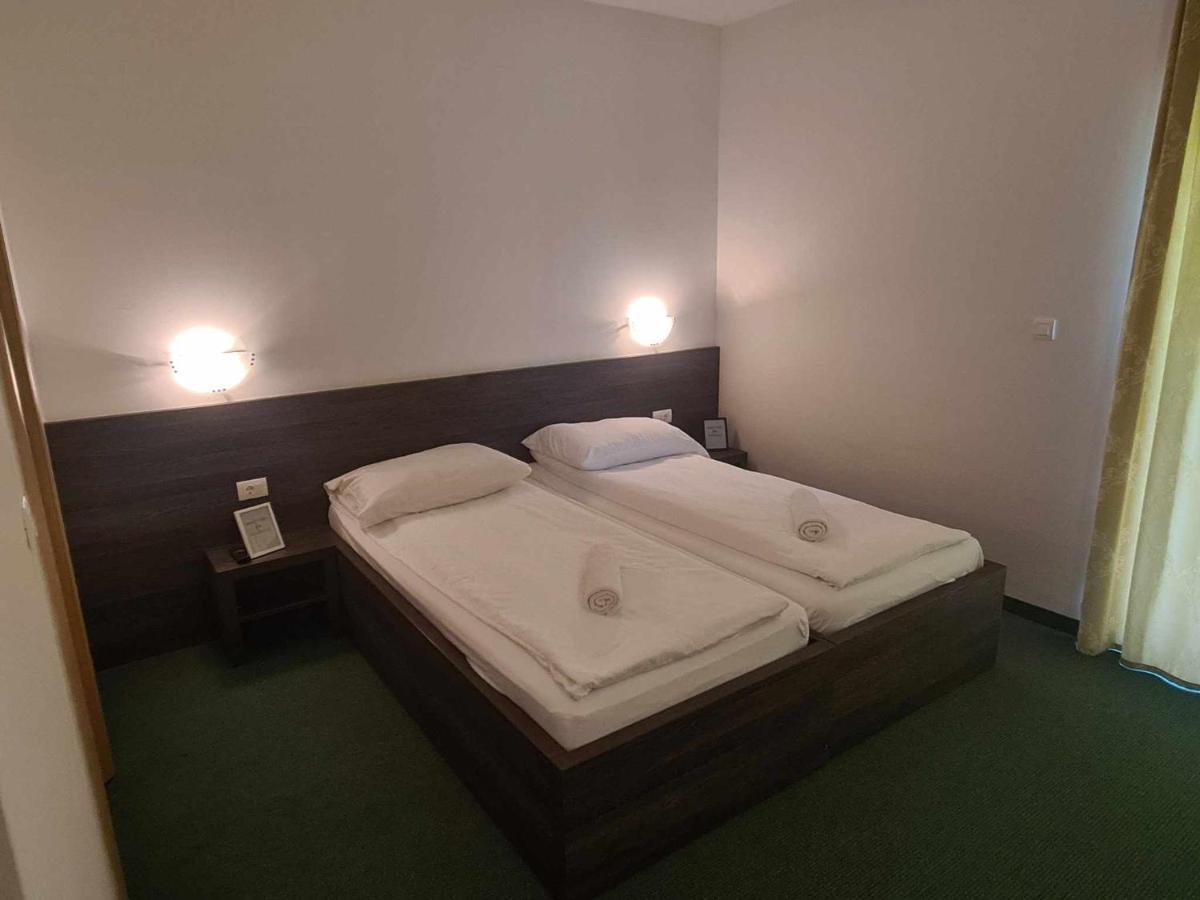 بيهاتش Hotel Lohovo المظهر الخارجي الصورة