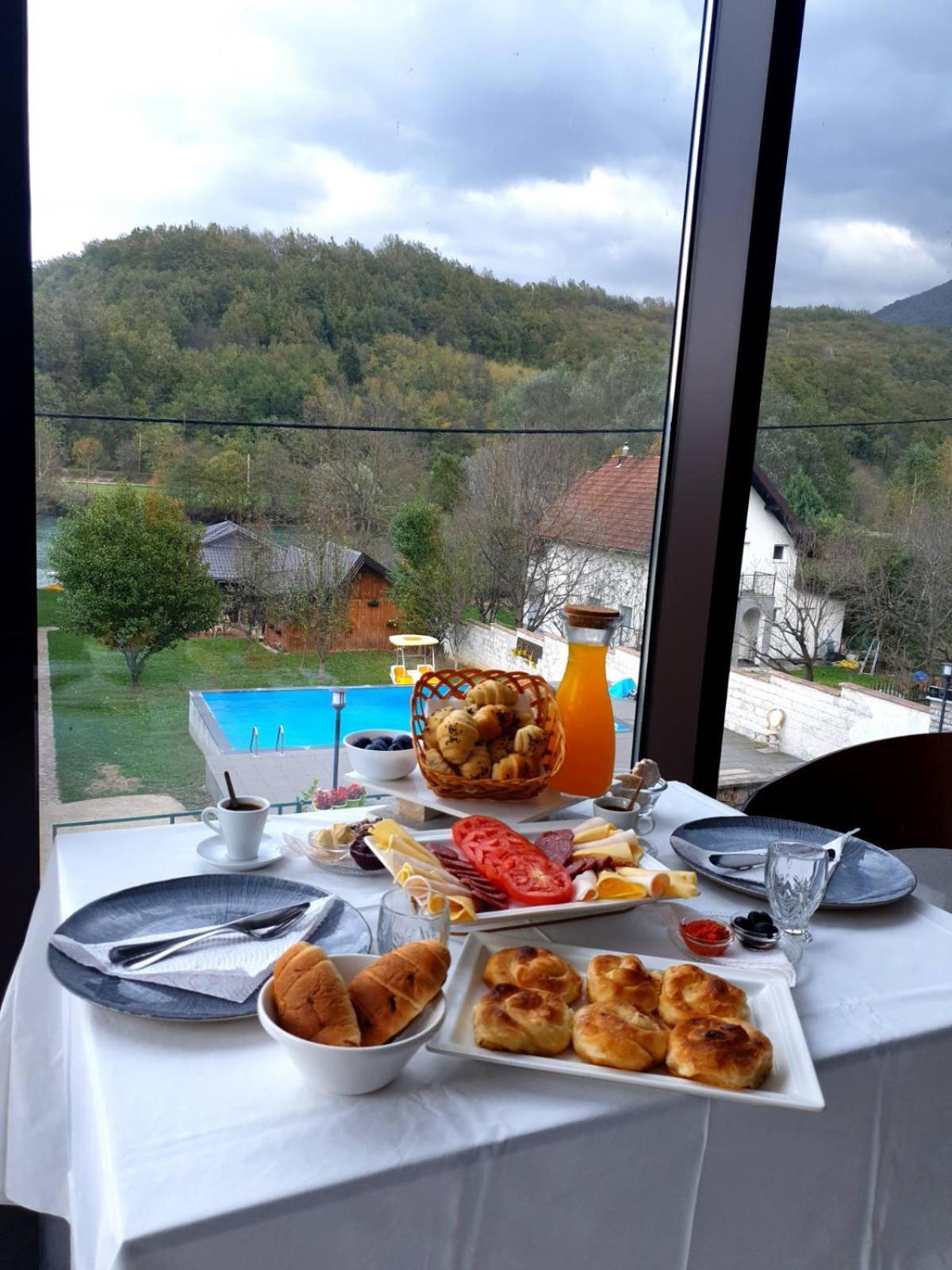 بيهاتش Hotel Lohovo المظهر الخارجي الصورة